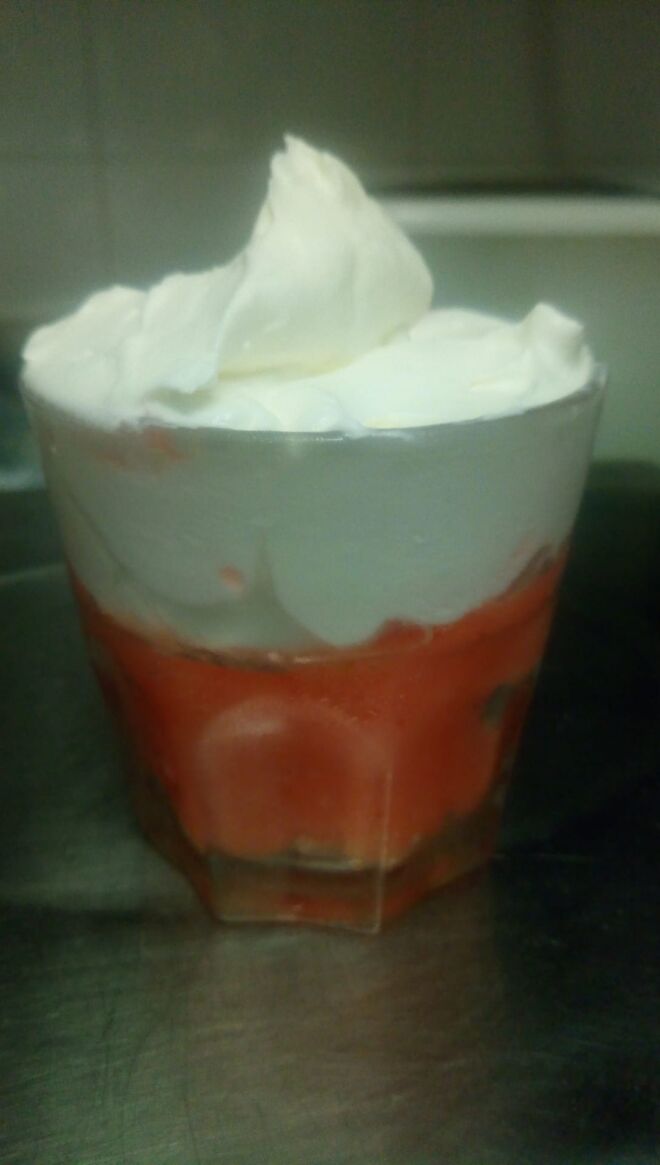 granita-fragola-con-panna